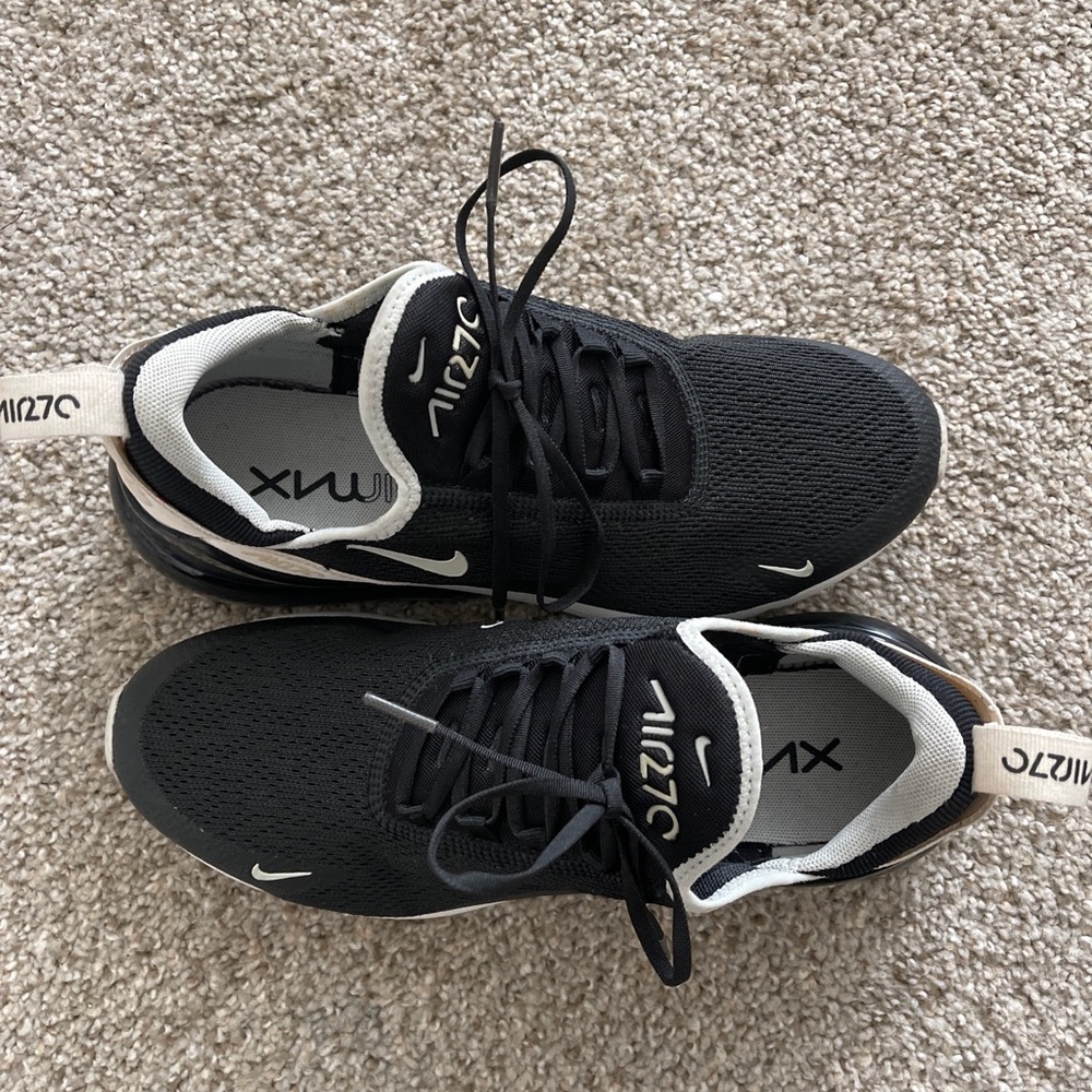 Nike Air Max 270 Women’s 8.5